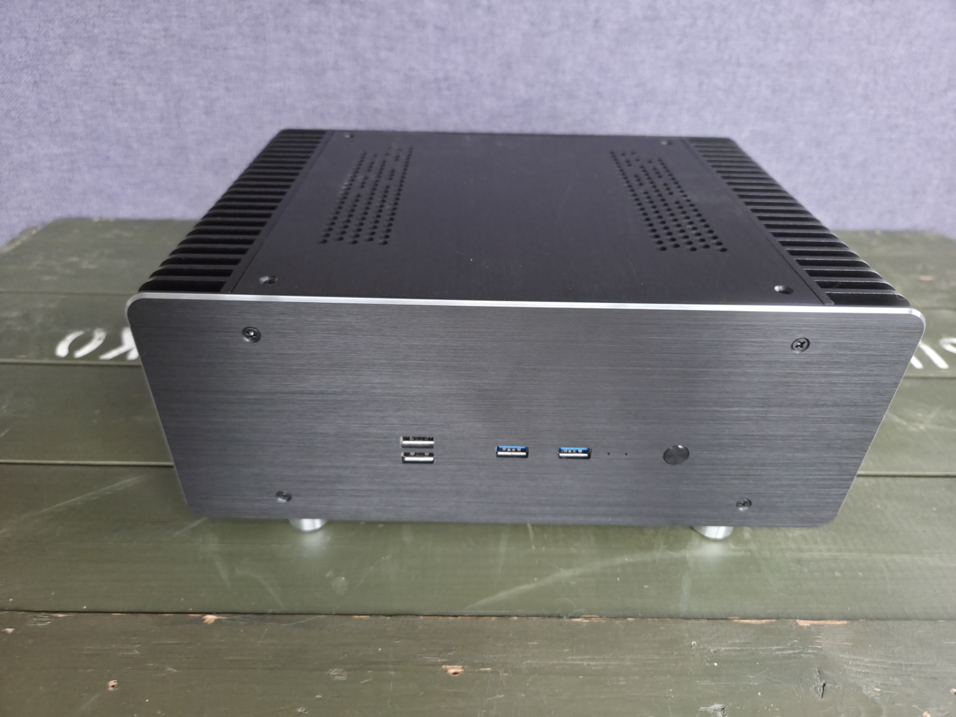 IXION Aether, frontaanzicht